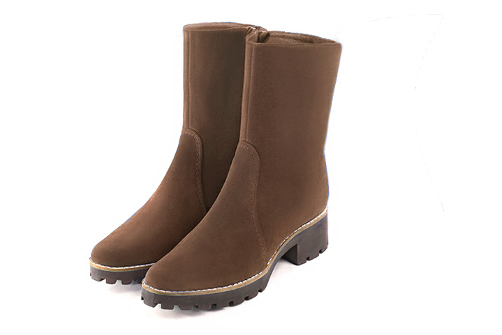 Chocolate brown women's ankle boots with a zip on the inside. Round toe. Low rubber soles. Front view - Florence KOOIJMAN